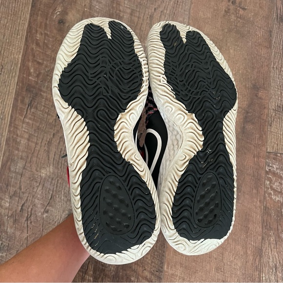 Nike KD Trey 5 VIII Bred Black White Red Men's size 10 CK2090-002 - Picture 13 of 16